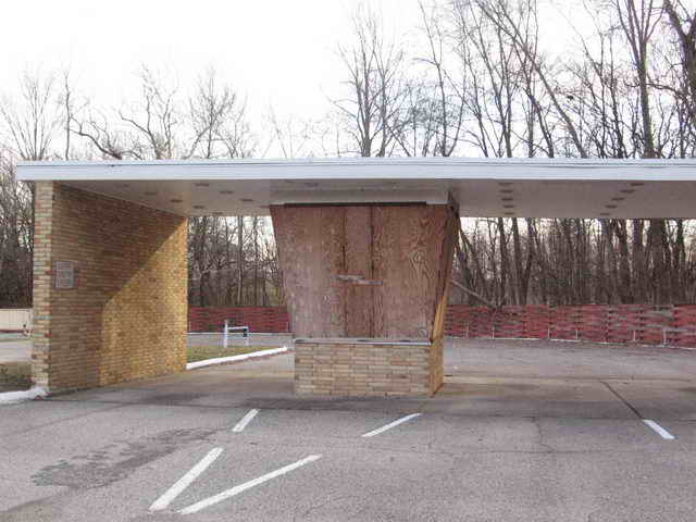 Melody 49 Drive-In - 2006 Photo (newer photo)